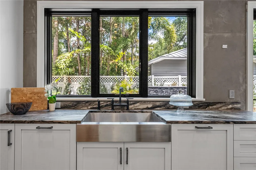 2903 W HAWTHORNE ROAD Tampa, FL 33611