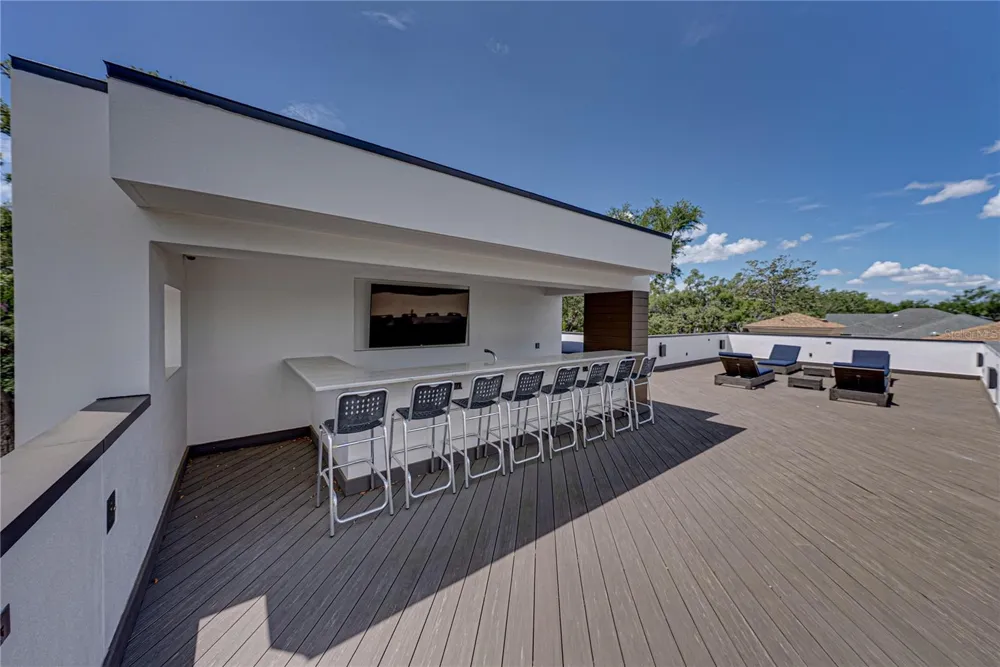 2903 W HAWTHORNE ROAD Tampa, FL 33611