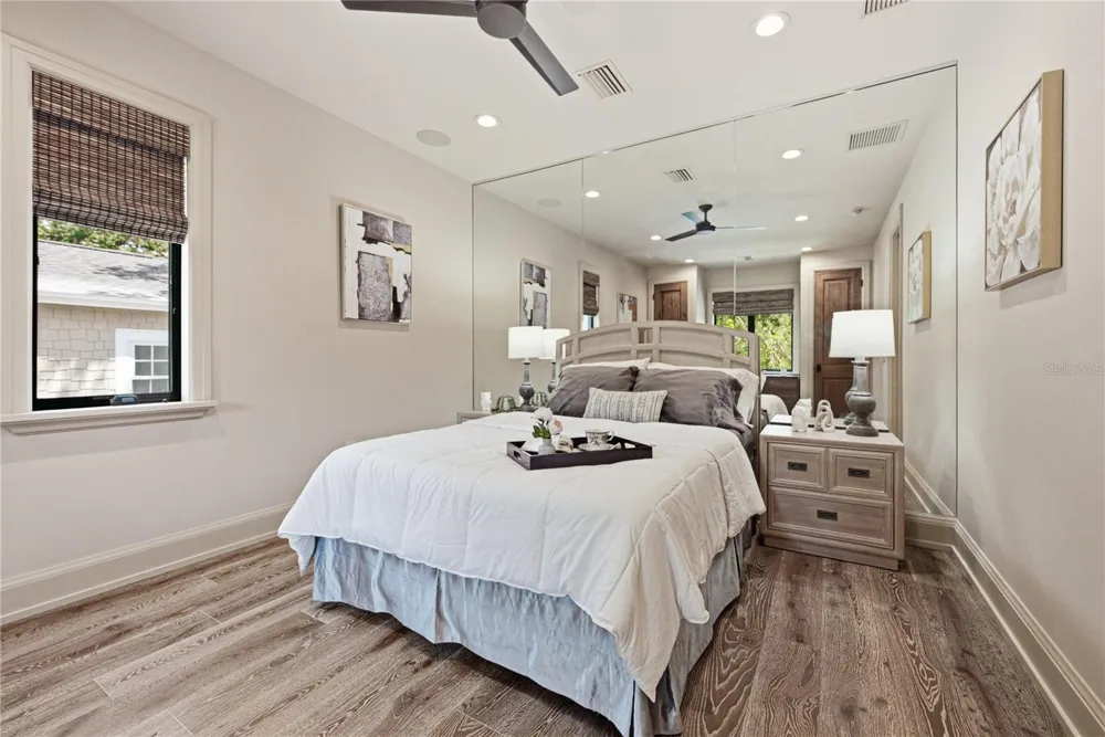 2903 W HAWTHORNE ROAD Tampa, FL 33611