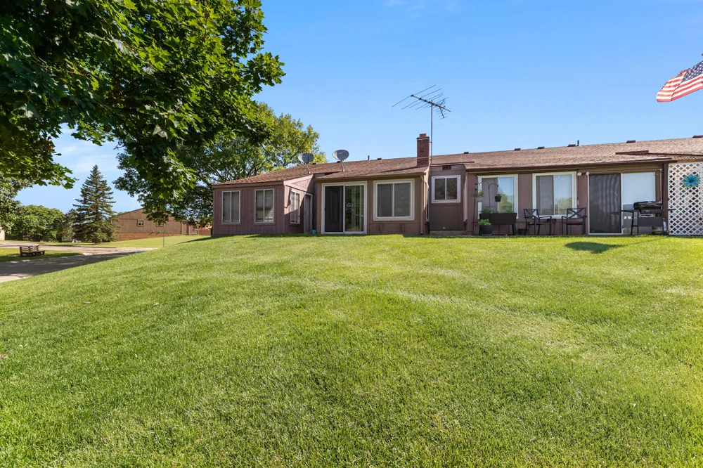 25352 Potomac Drive #7 South Lyon City, MI 48178