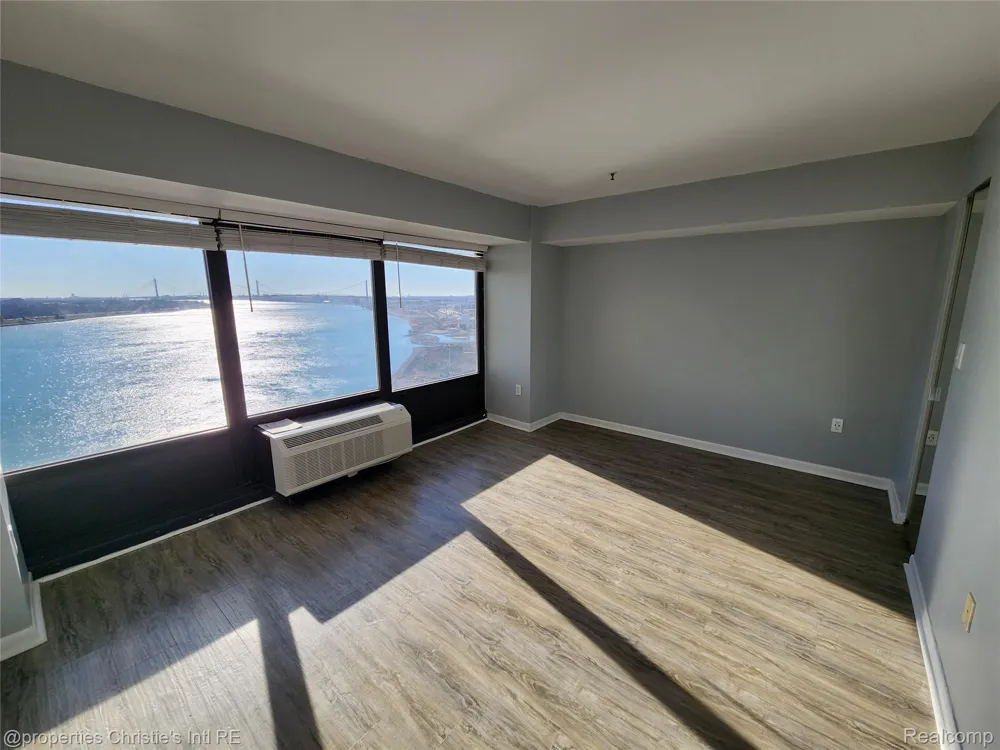 1001 W JEFFERSON AVENUE #17E Detroit City, MI 48226