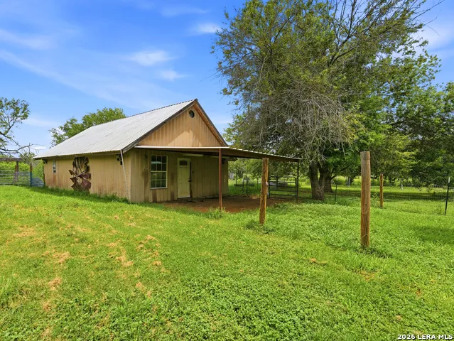 1208 ODaniel School Rd Seguin, TX 78155