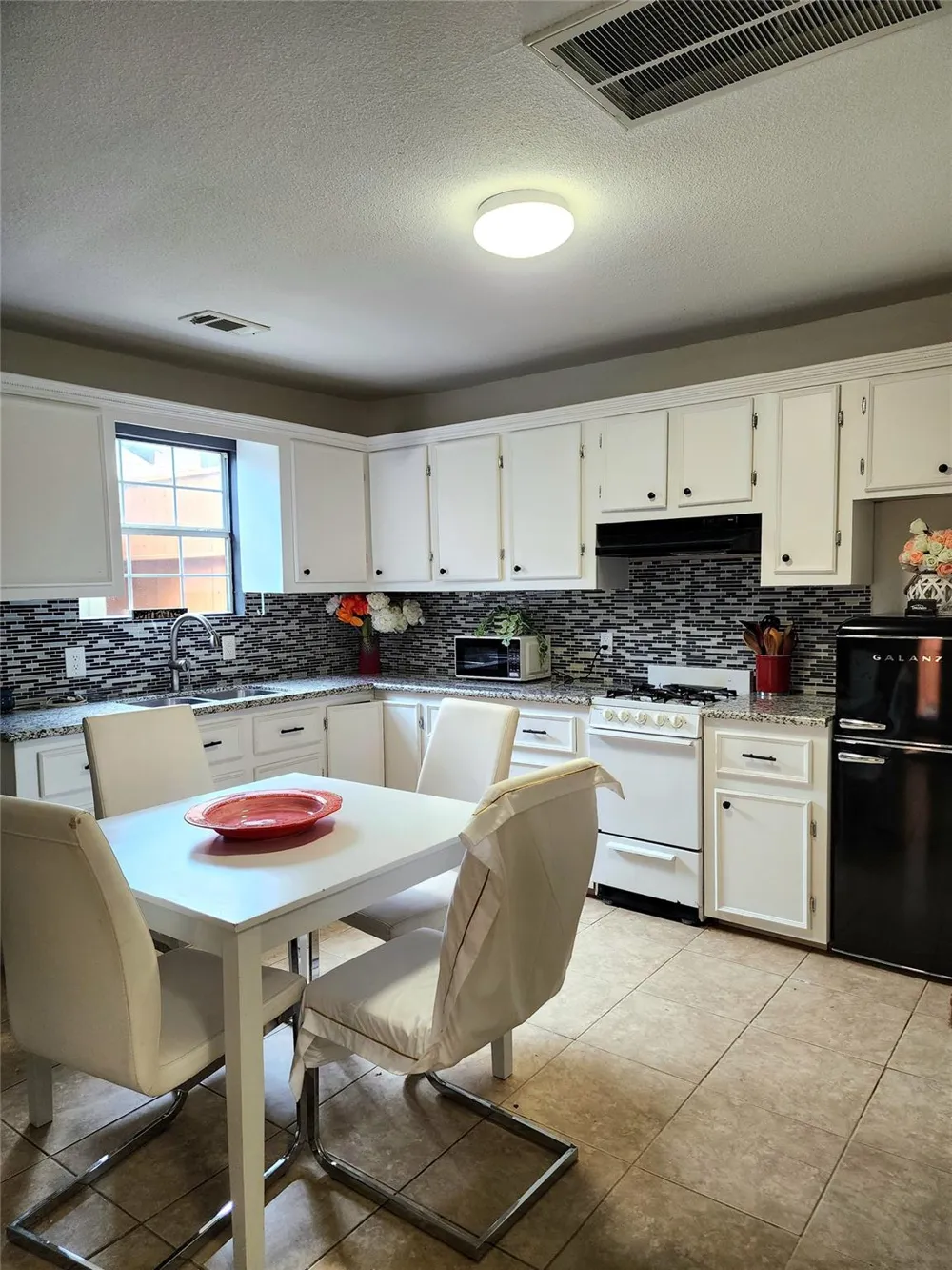 606 Vincent Street Houston, TX 77009