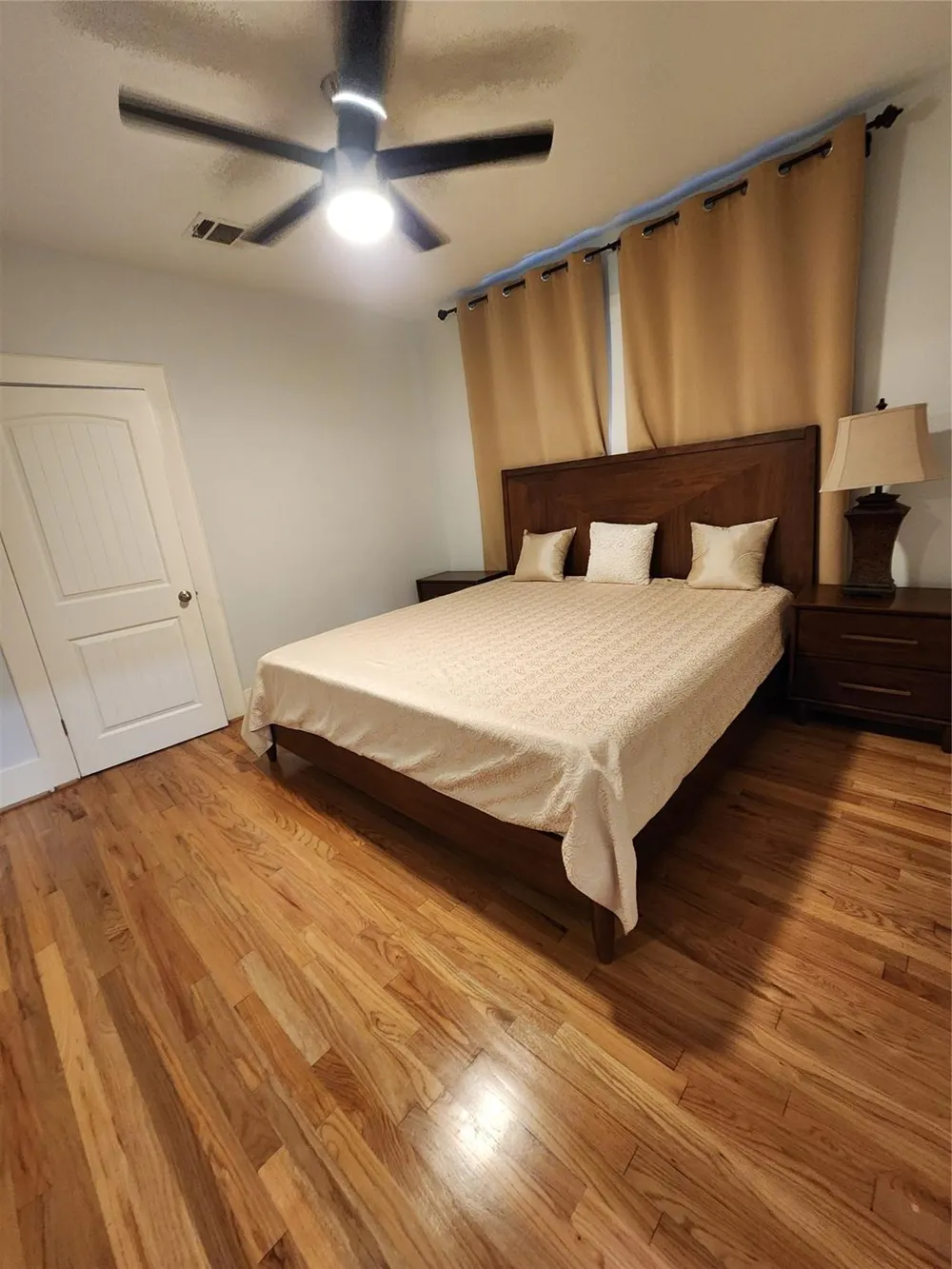 606 Vincent Street Houston, TX 77009