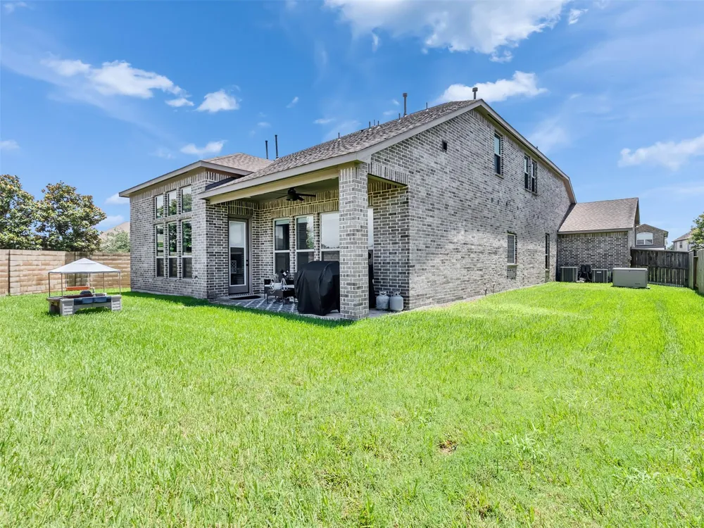 10302 Muir Peak Drive Rosharon, TX 77583
