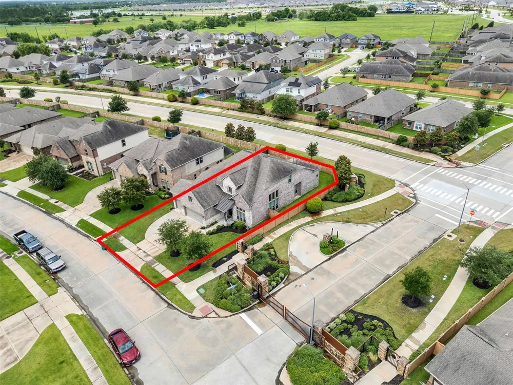 10302 Muir Peak Drive Rosharon, TX 77583