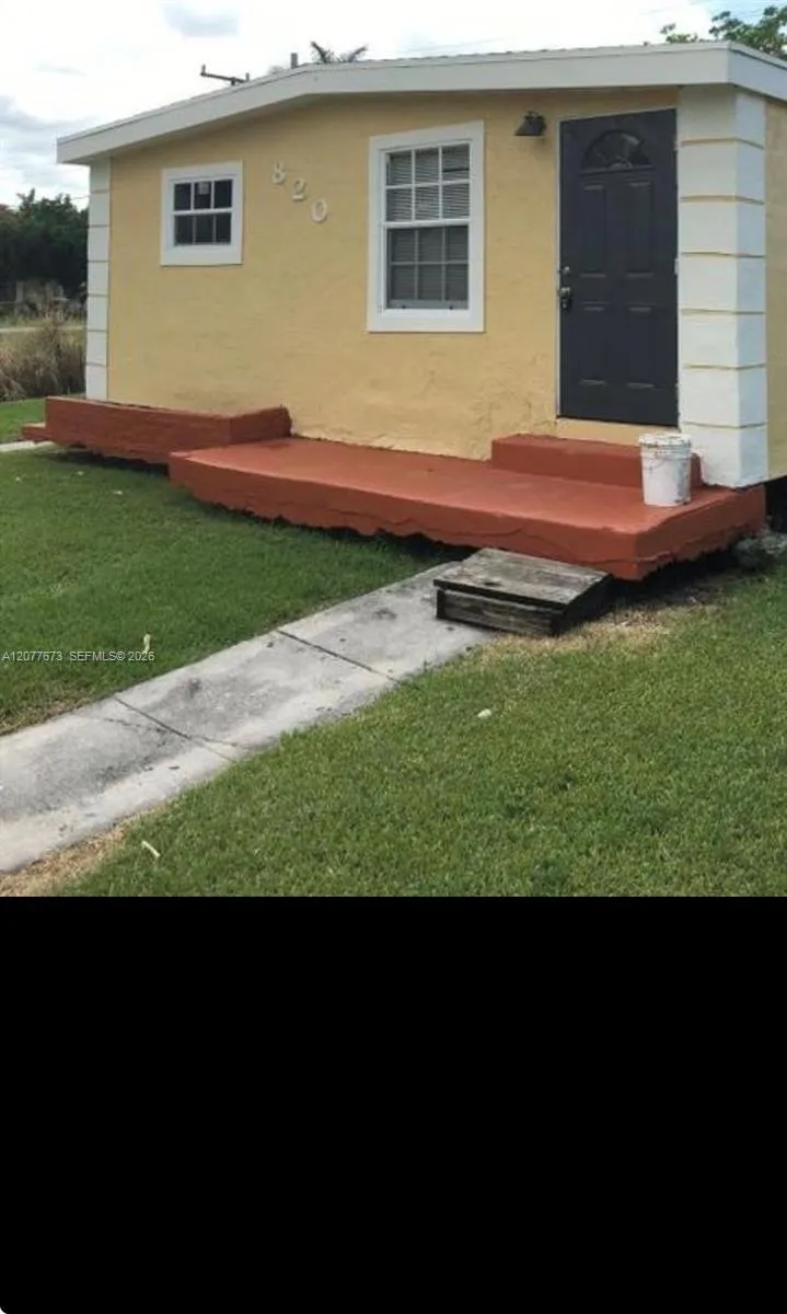 820 Rickey Jackson Blvd Pahokee, FL 33476