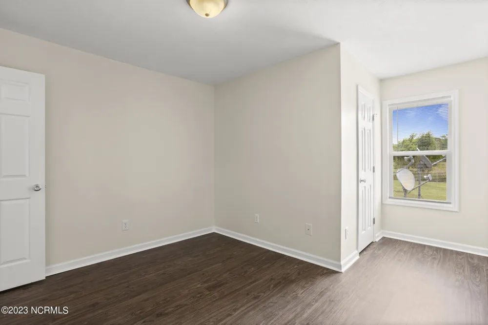 132 Lainmark Drive Hubert, NC 28539