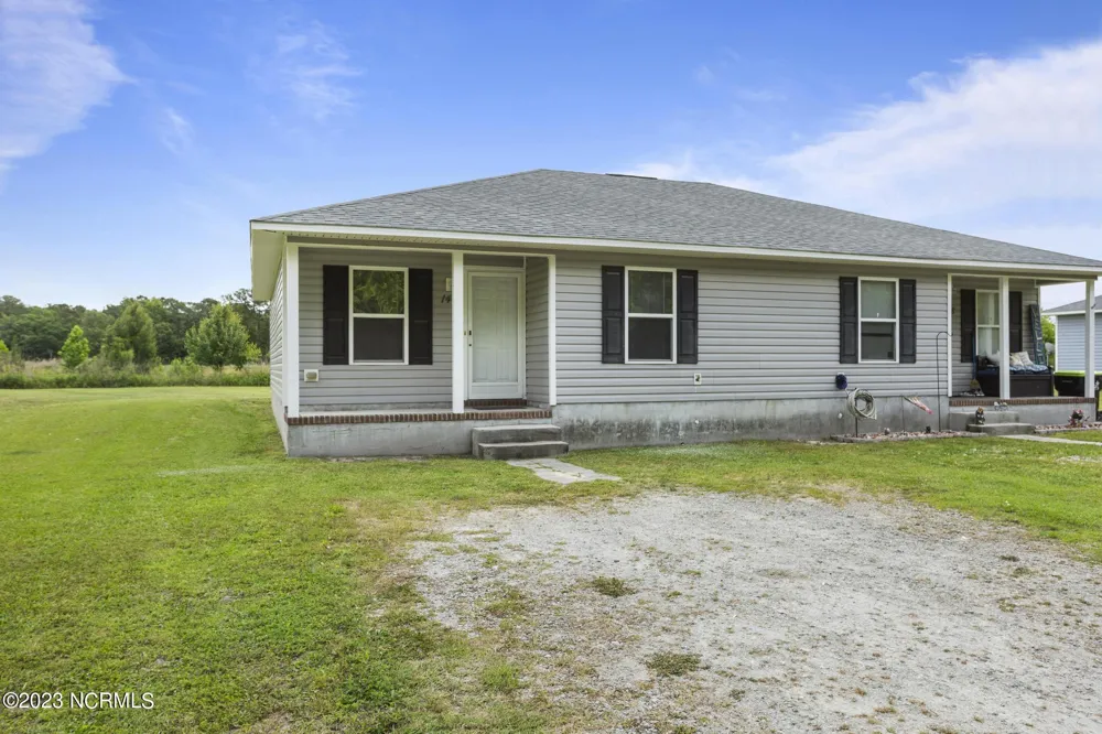 132 Lainmark Drive Hubert, NC 28539