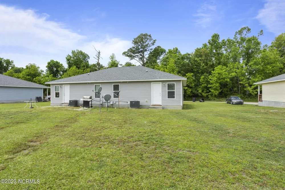 132 Lainmark Drive Hubert, NC 28539