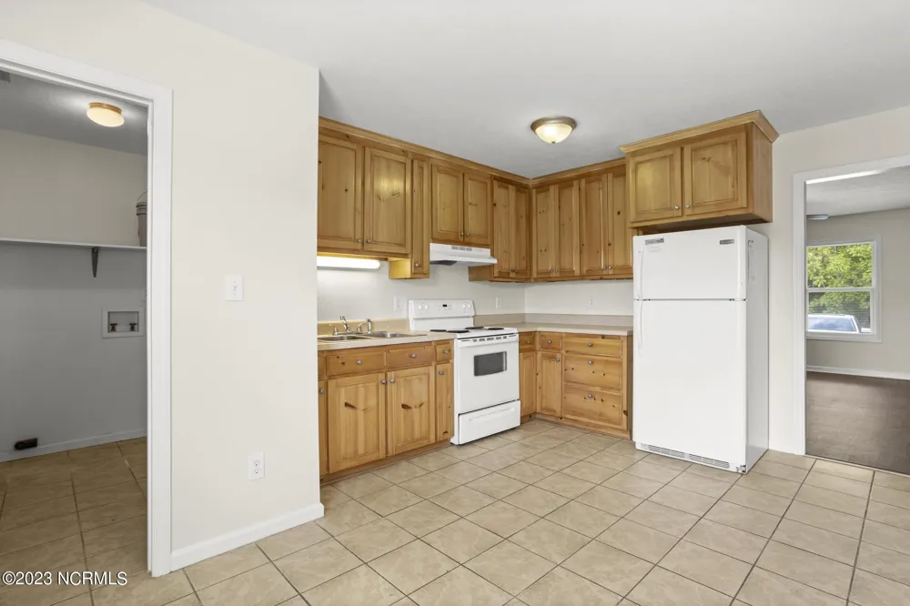 132 Lainmark Drive Hubert, NC 28539