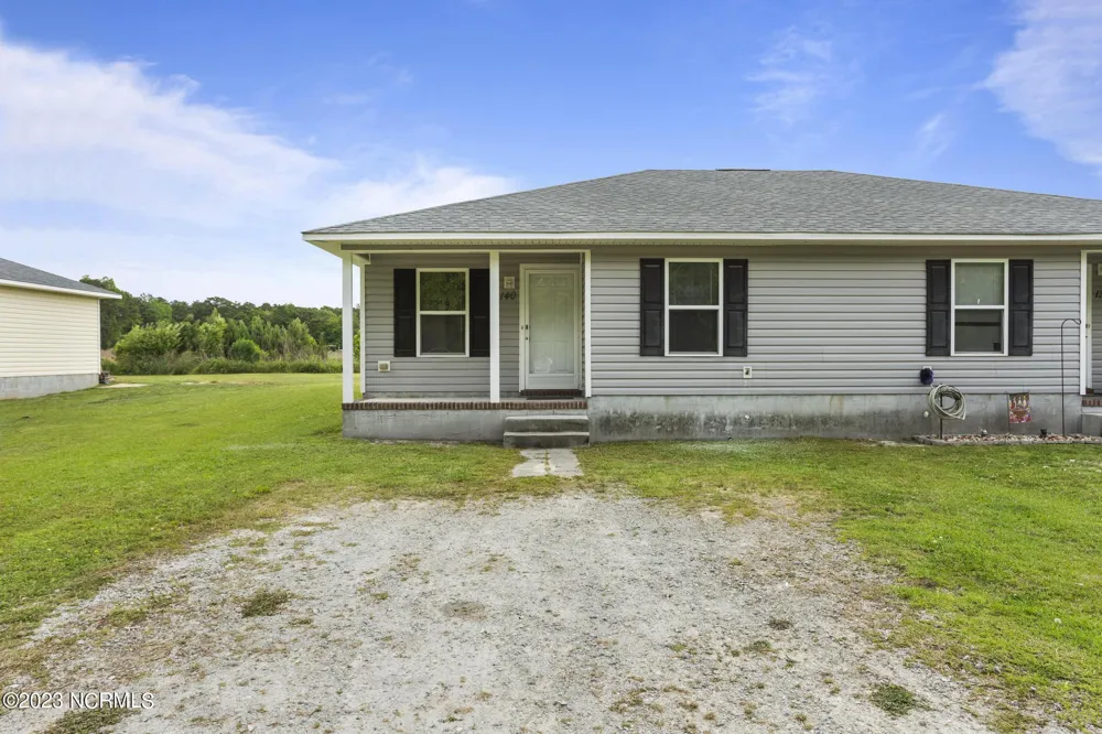 132 Lainmark Drive Hubert, NC 28539