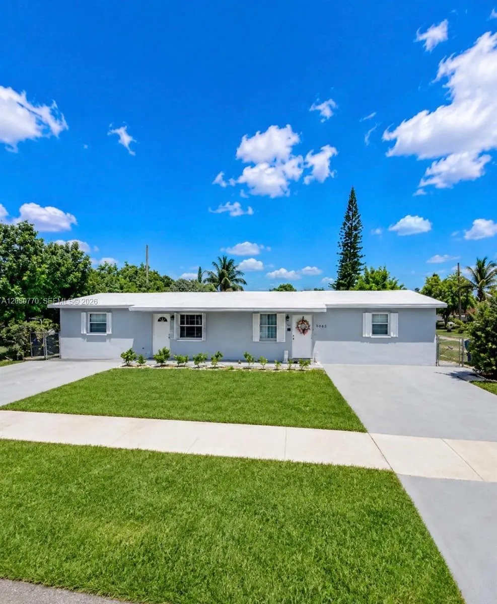 5901 Garfield St Hollywood, FL 33021