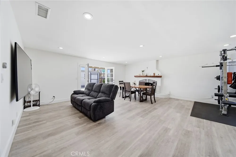 14762 Carfax Tustin, CA 92780