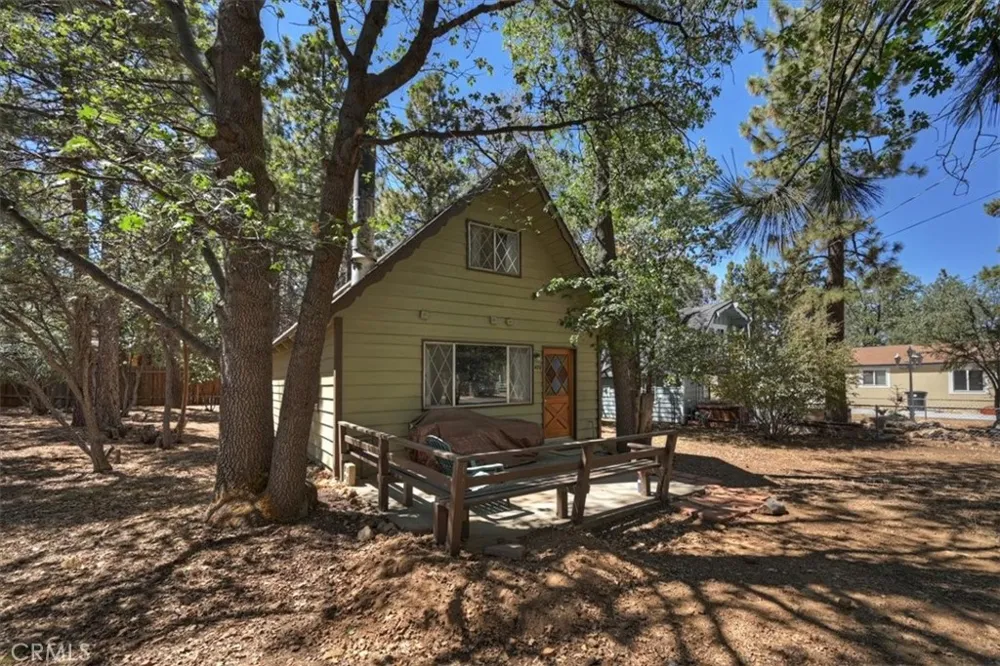 476 San Bernardino Sugarloaf, CA 92386