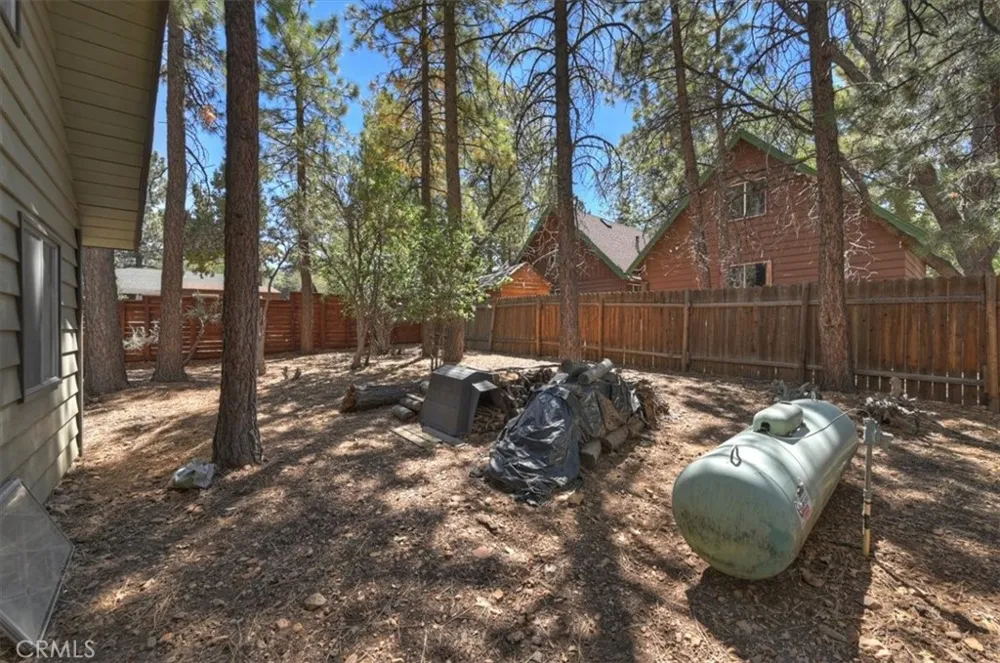 476 San Bernardino Sugarloaf, CA 92386