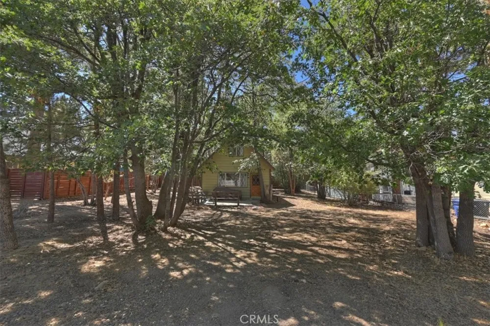 476 San Bernardino Sugarloaf, CA 92386