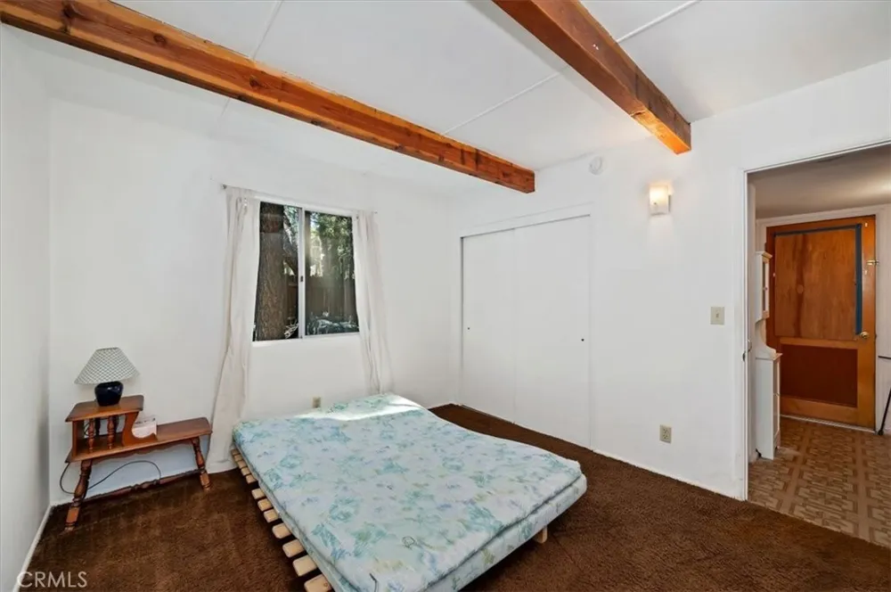 476 San Bernardino Sugarloaf, CA 92386