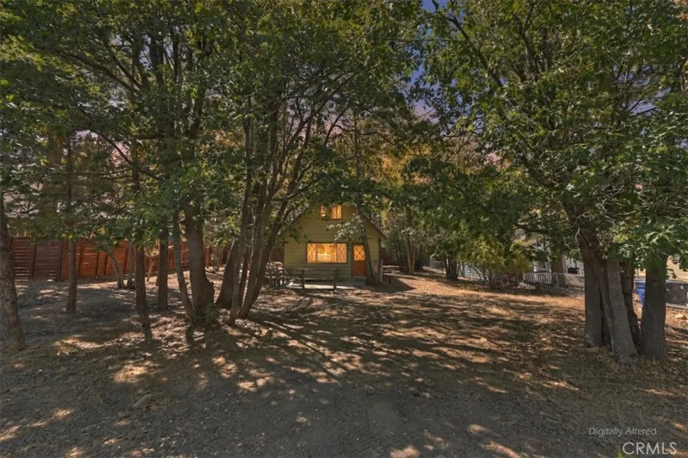 476 San Bernardino Sugarloaf, CA 92386