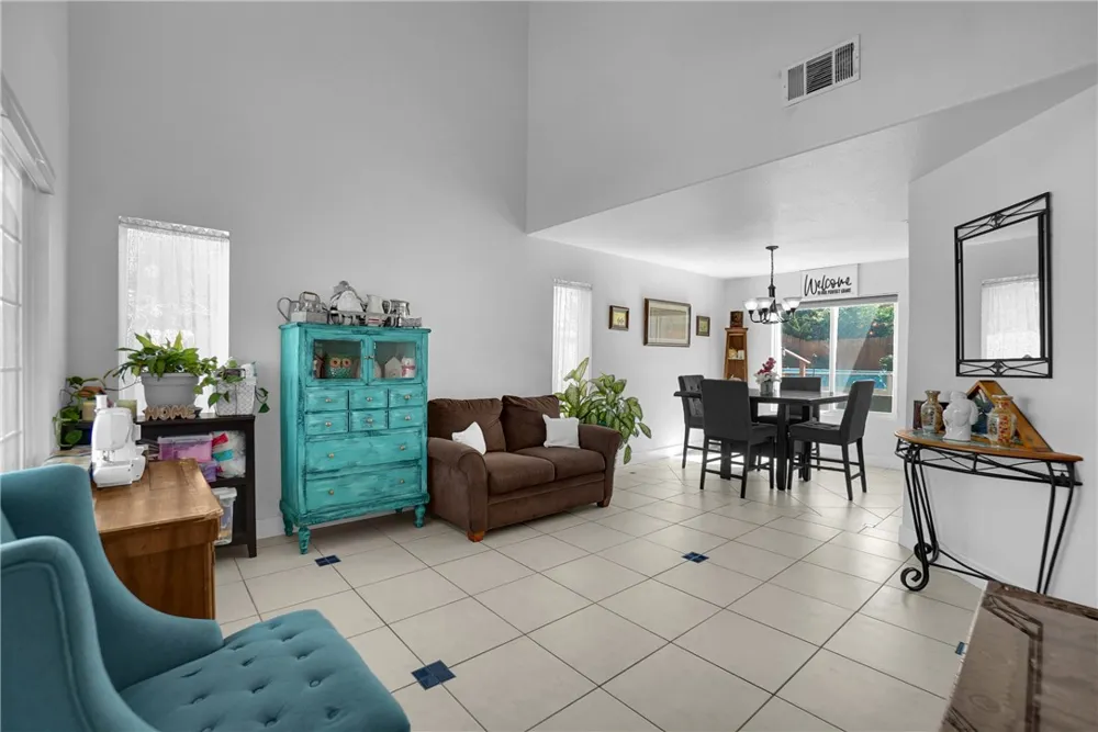 14426 Laguna Court Adelanto, CA 92301