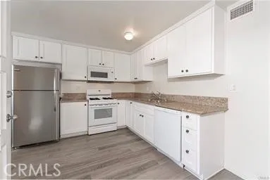912 S Ash Avenue #6 Inglewood, CA 90301