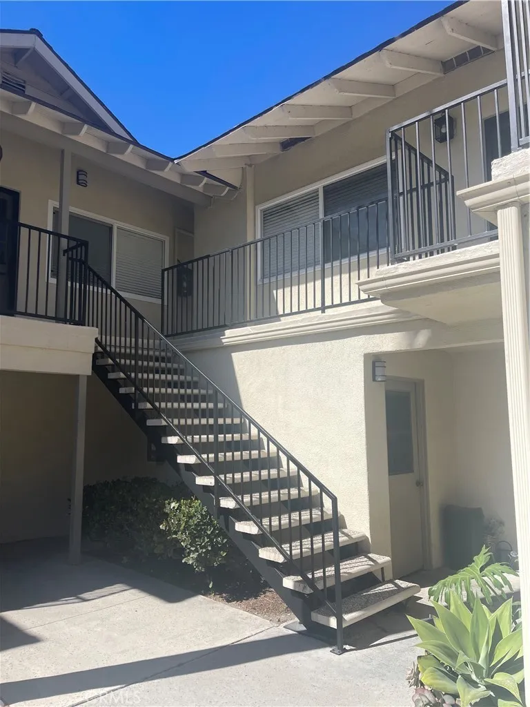 119 17th Street #C Huntington Beach, CA 92648