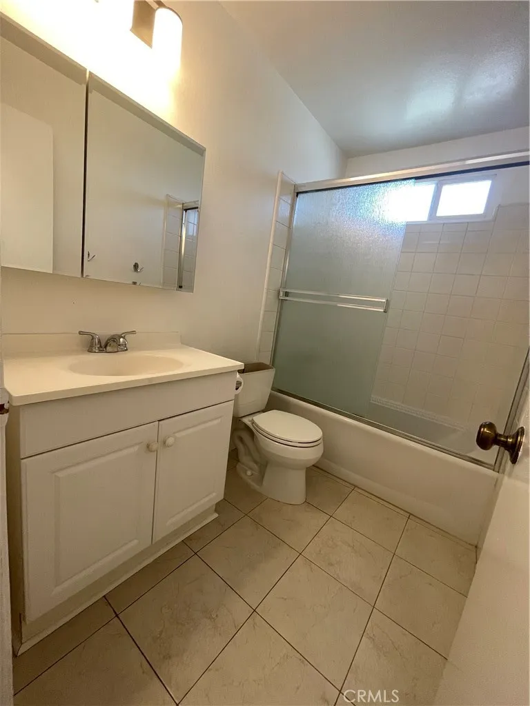 119 17th Street #C Huntington Beach, CA 92648