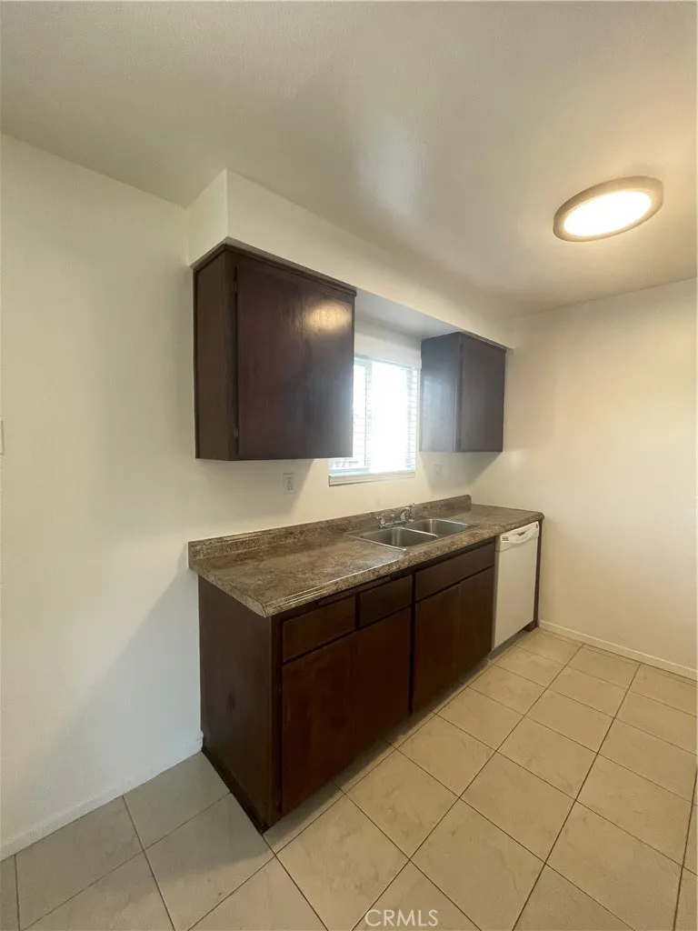 119 17th Street #C Huntington Beach, CA 92648
