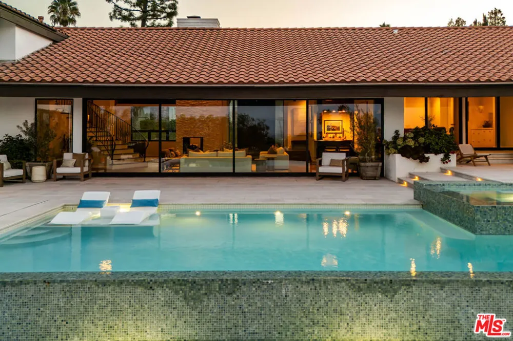 20339 Delita Drive Woodland Hills, CA 91364
