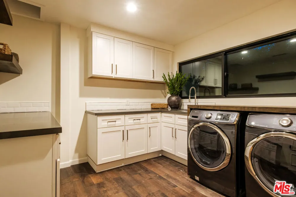 20339 Delita Drive Woodland Hills, CA 91364