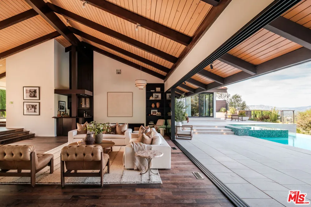 20339 Delita Drive Woodland Hills, CA 91364