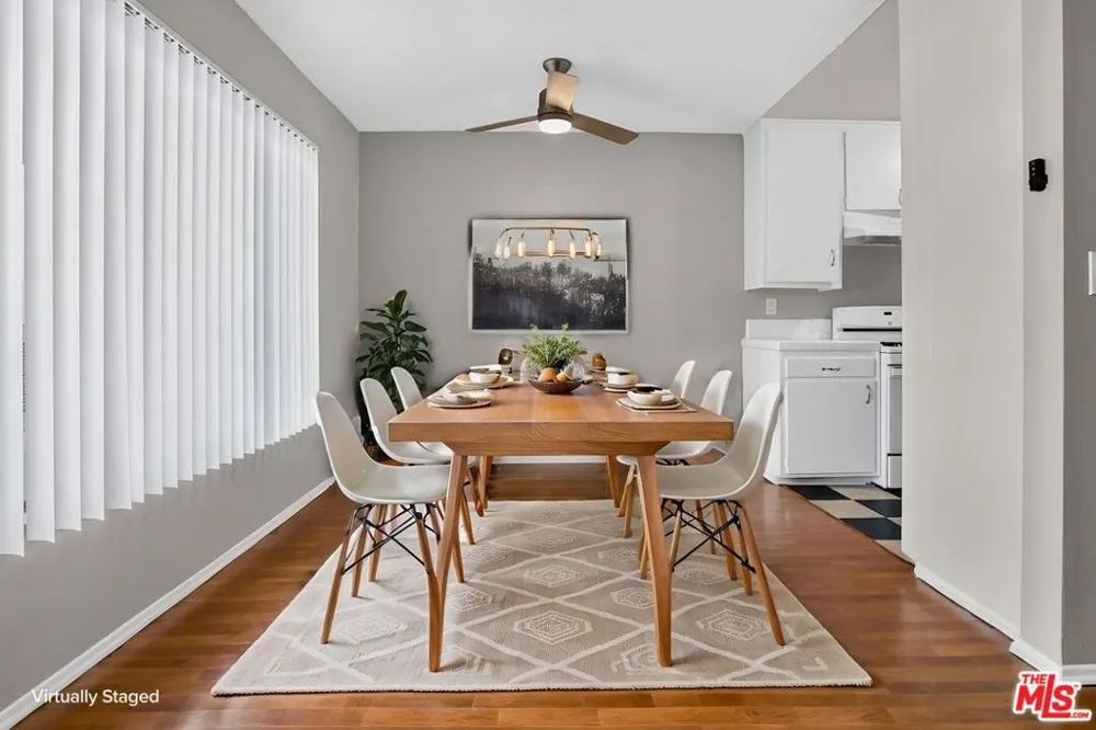 5361 Russell Avenue #305 Los Angeles, CA 90027