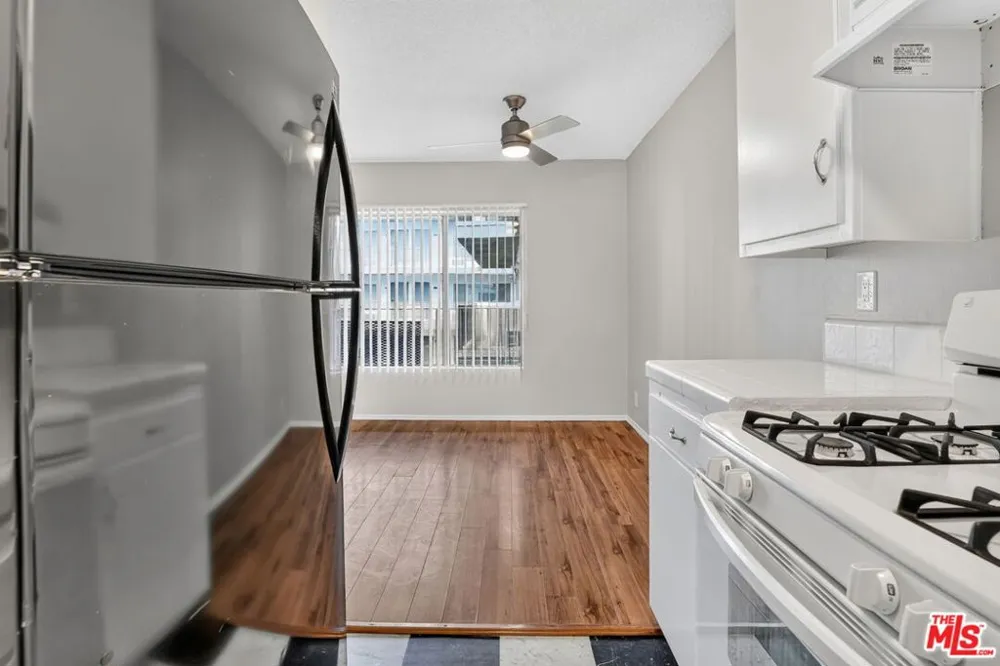 5361 Russell Avenue #305 Los Angeles, CA 90027
