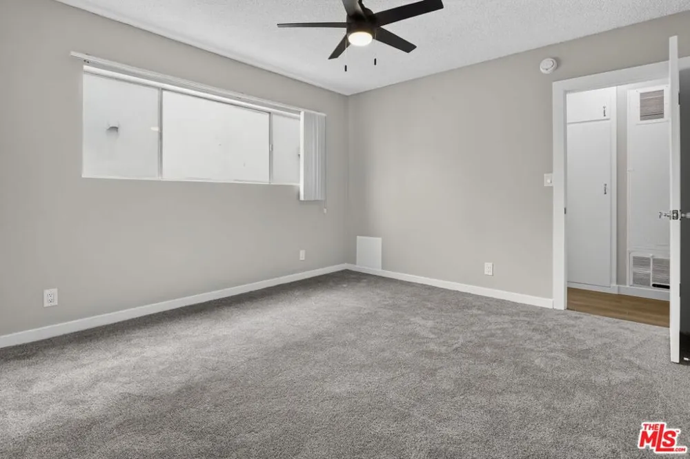 5361 Russell Avenue #305 Los Angeles, CA 90027