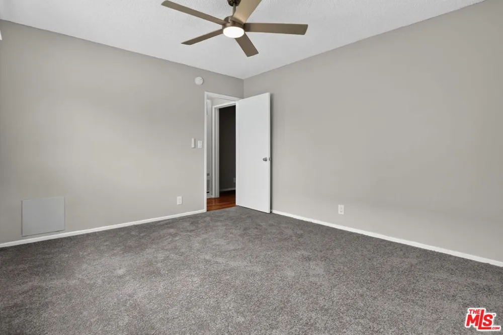 5361 Russell Avenue #305 Los Angeles, CA 90027