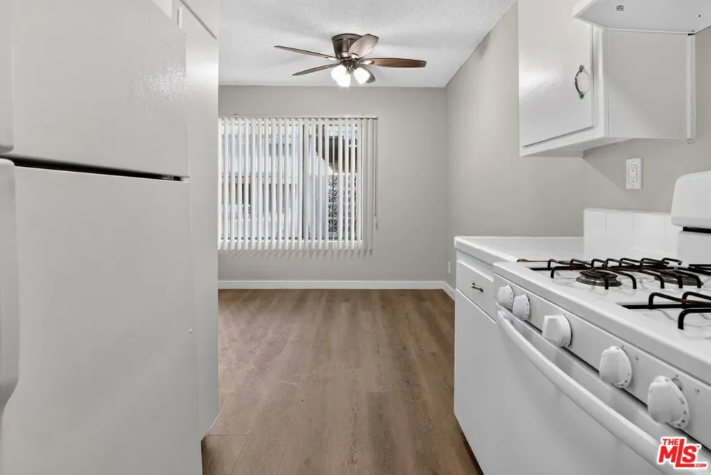 5361 Russell Avenue #305 Los Angeles, CA 90027