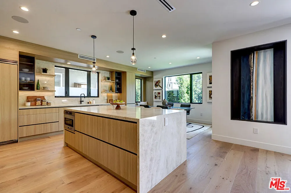 846 Dickson Street Marina del Rey, CA 90292