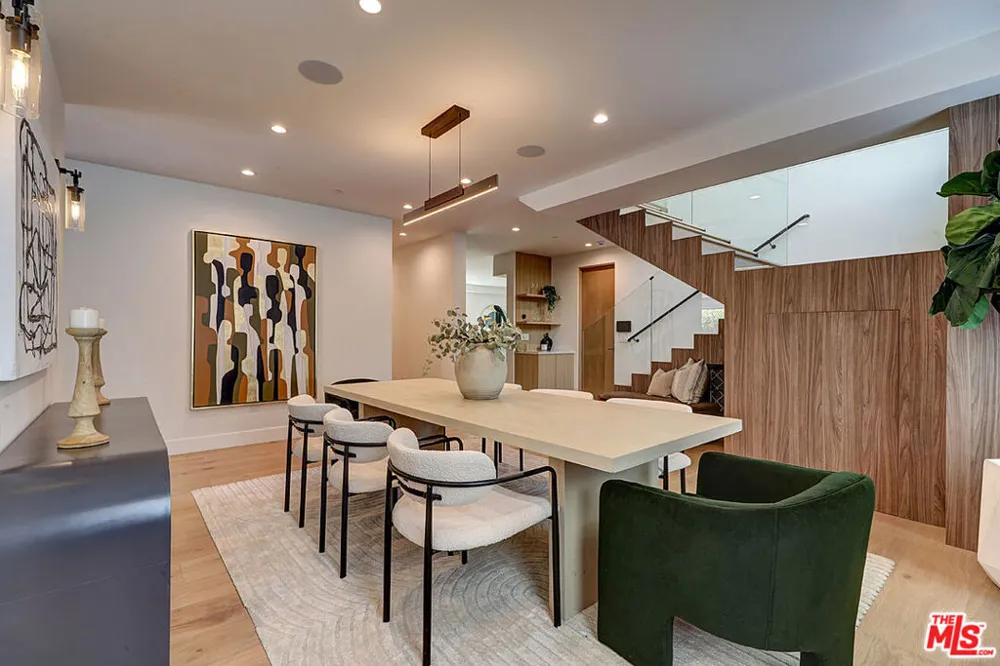 846 Dickson Street Marina del Rey, CA 90292