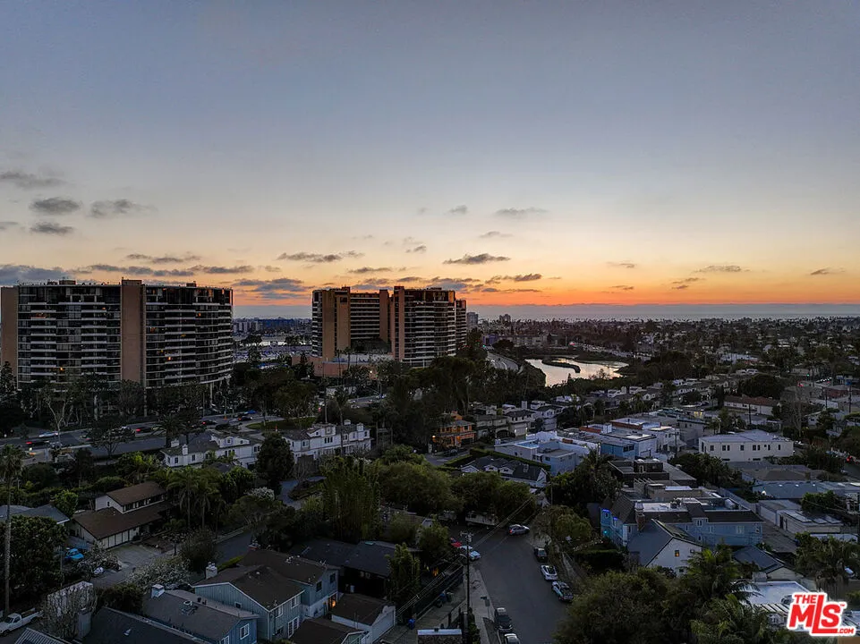 846 Dickson Street Marina del Rey, CA 90292