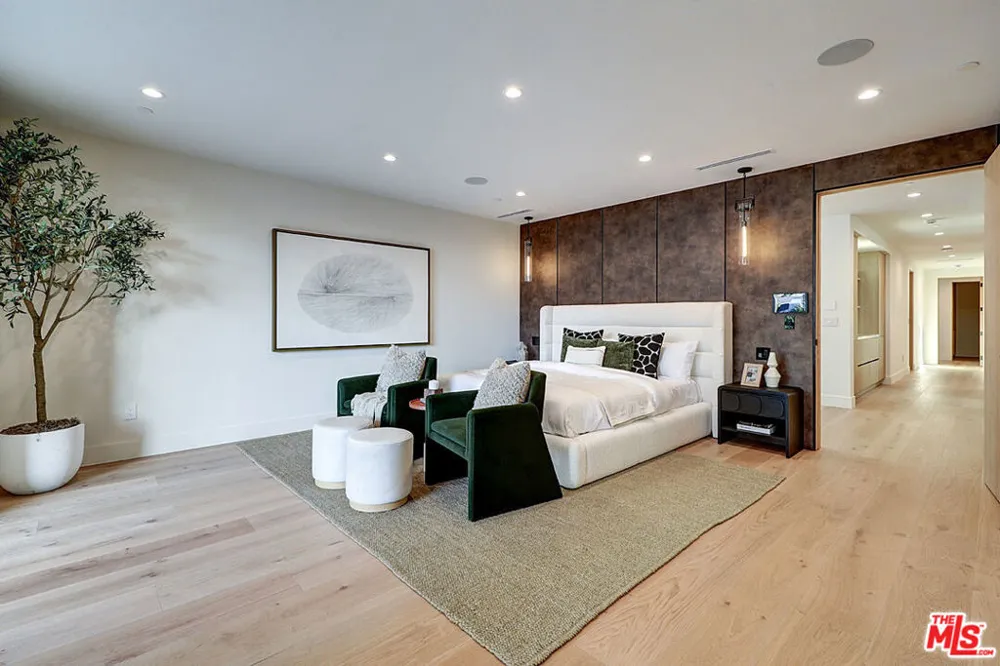 846 Dickson Street Marina del Rey, CA 90292