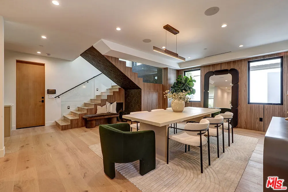 846 Dickson Street Marina del Rey, CA 90292