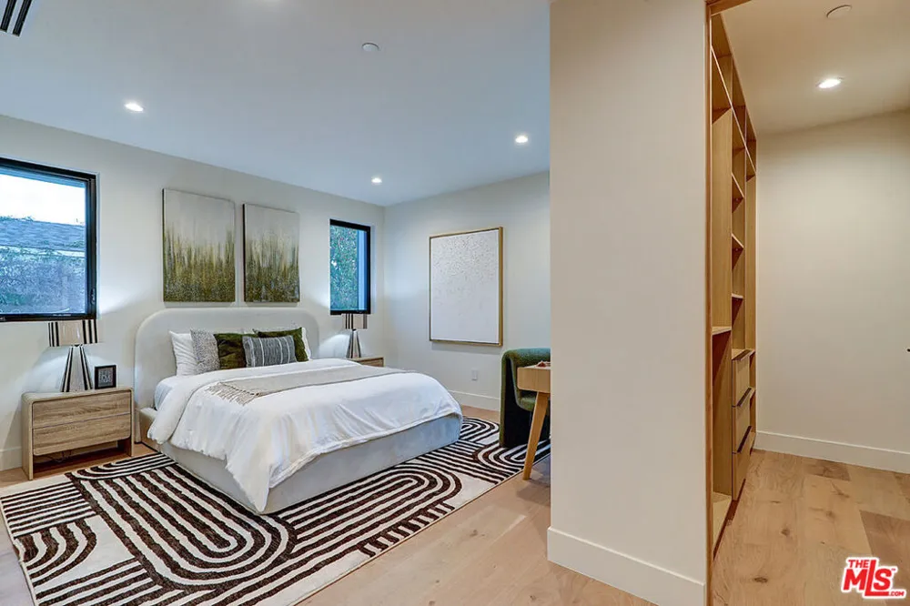 846 Dickson Street Marina del Rey, CA 90292