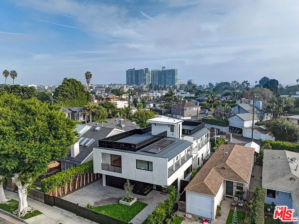 846 Dickson Street Marina del Rey, CA 90292