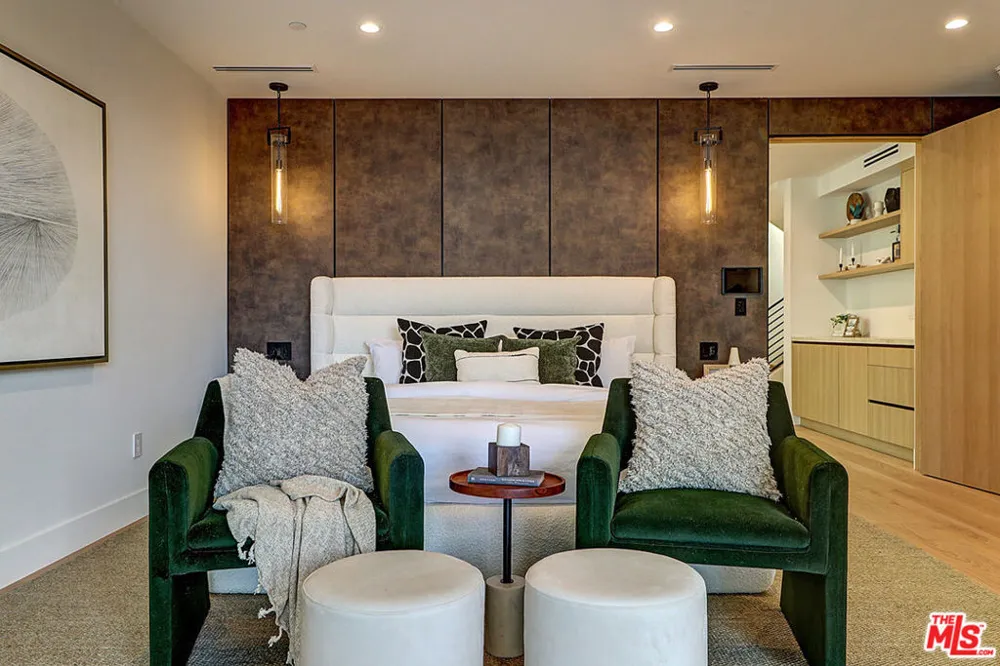 846 Dickson Street Marina del Rey, CA 90292