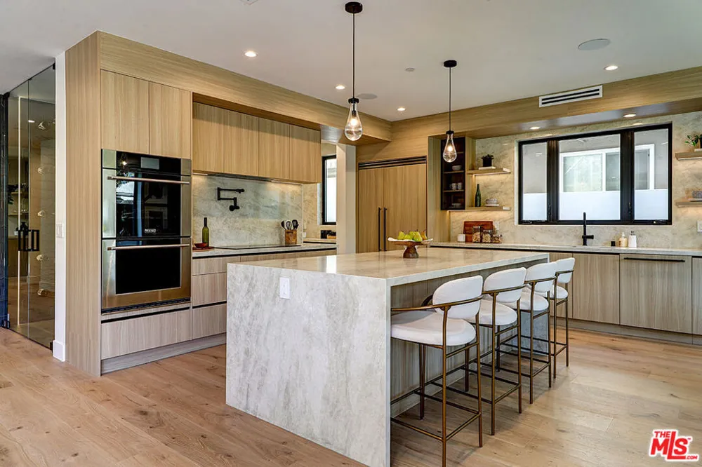 846 Dickson Street Marina del Rey, CA 90292