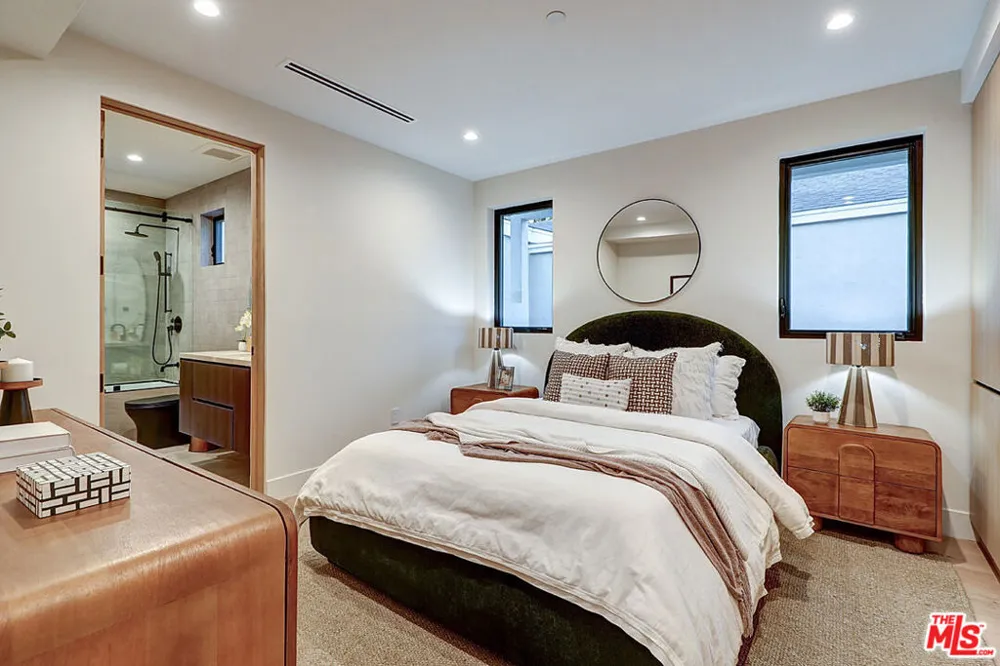 846 Dickson Street Marina del Rey, CA 90292