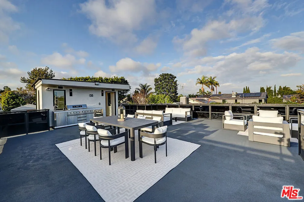 846 Dickson Street Marina del Rey, CA 90292
