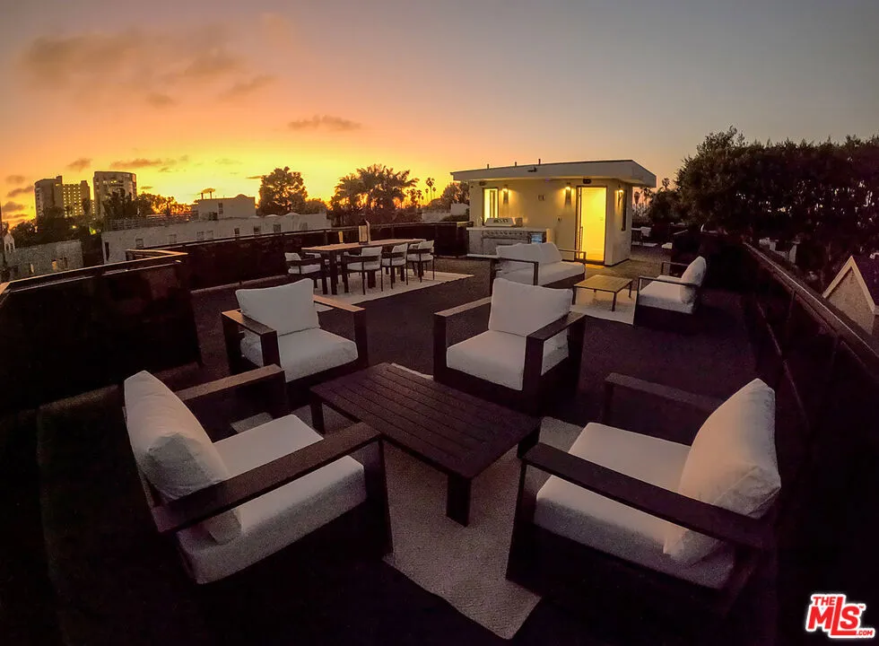 846 Dickson Street Marina del Rey, CA 90292