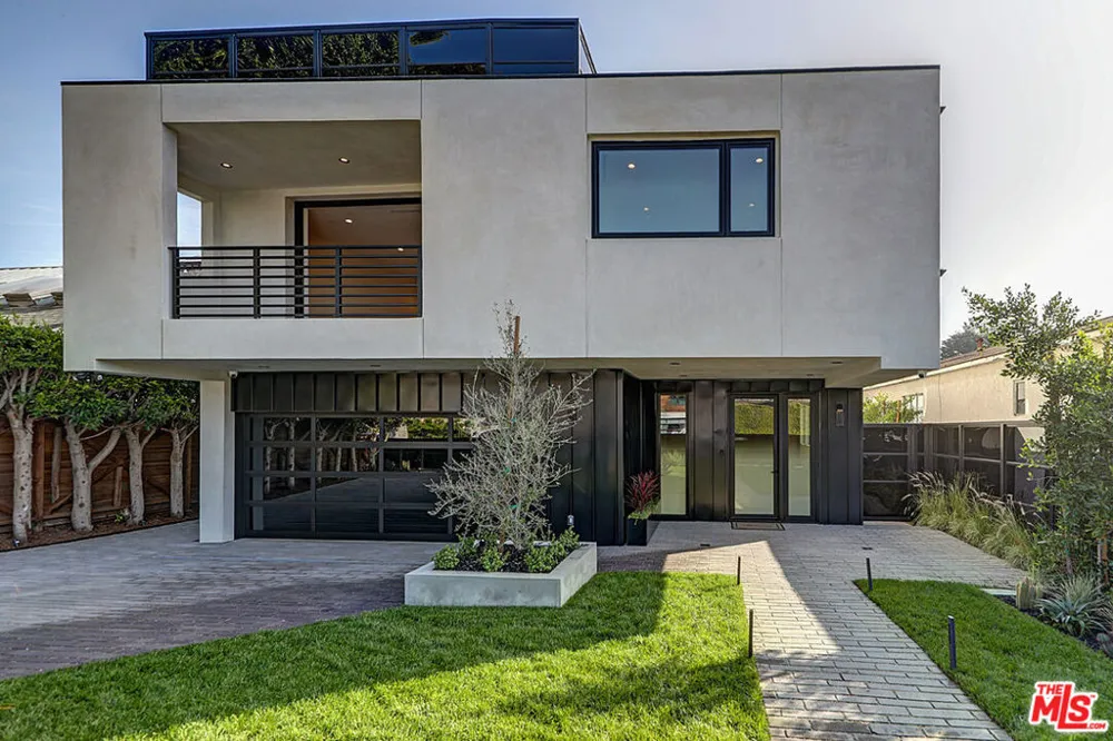846 Dickson Street Marina del Rey, CA 90292