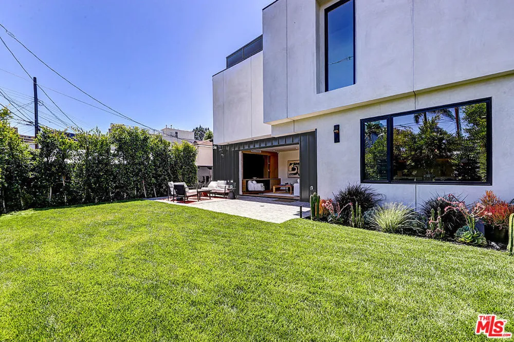 846 Dickson Street Marina del Rey, CA 90292